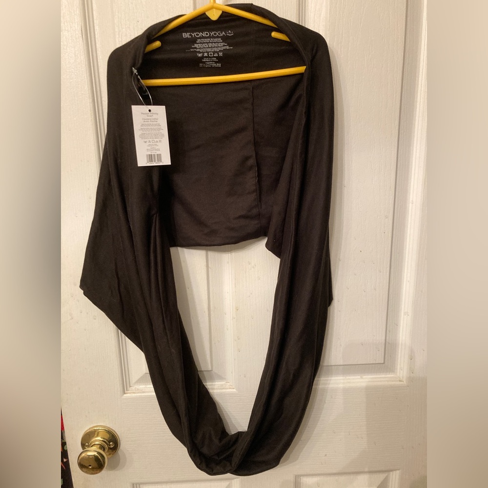 Pocket infinity scarf